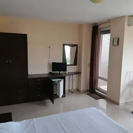 Séjour chez l'habitant студио Lozenets