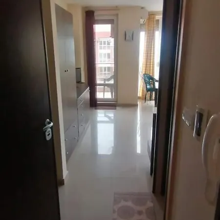 Séjour chez l'habitant студио Lozenets