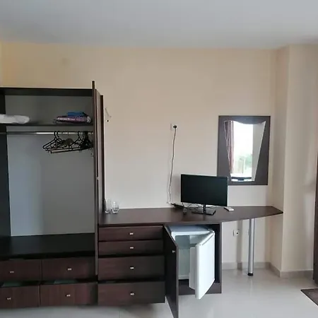 студио 民宿 洛泽内茨